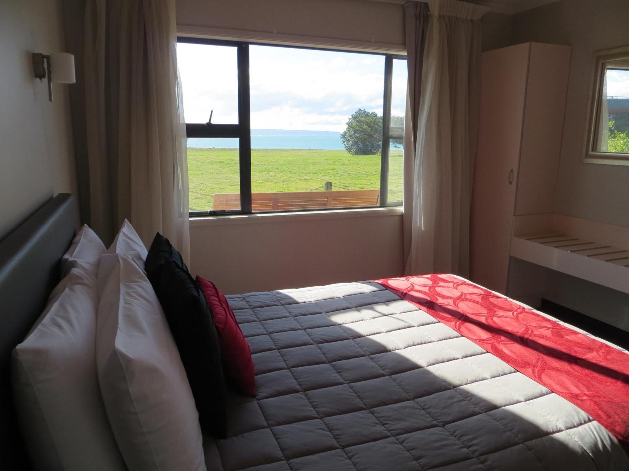 Harbour View Motel On Ahuriri Beach In Napier Nz With Sea View Suites Oda fotoğraf