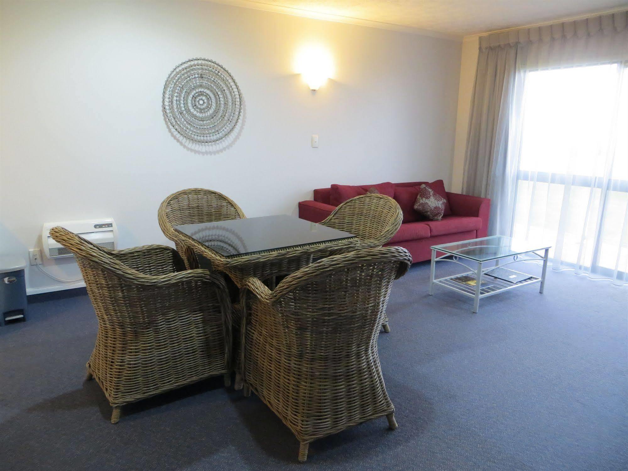 Harbour View Motel On Ahuriri Beach In Napier Nz With Sea View Suites Dış mekan fotoğraf